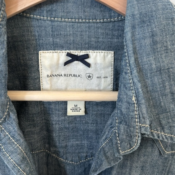 Banana Republic Western Denim Shirt - Picture 2 of 4